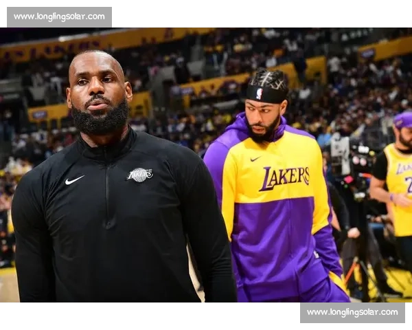 湖人对决尼克斯直播聚焦巨星碰撞与东西部强强对话赛季焦点之战呈现